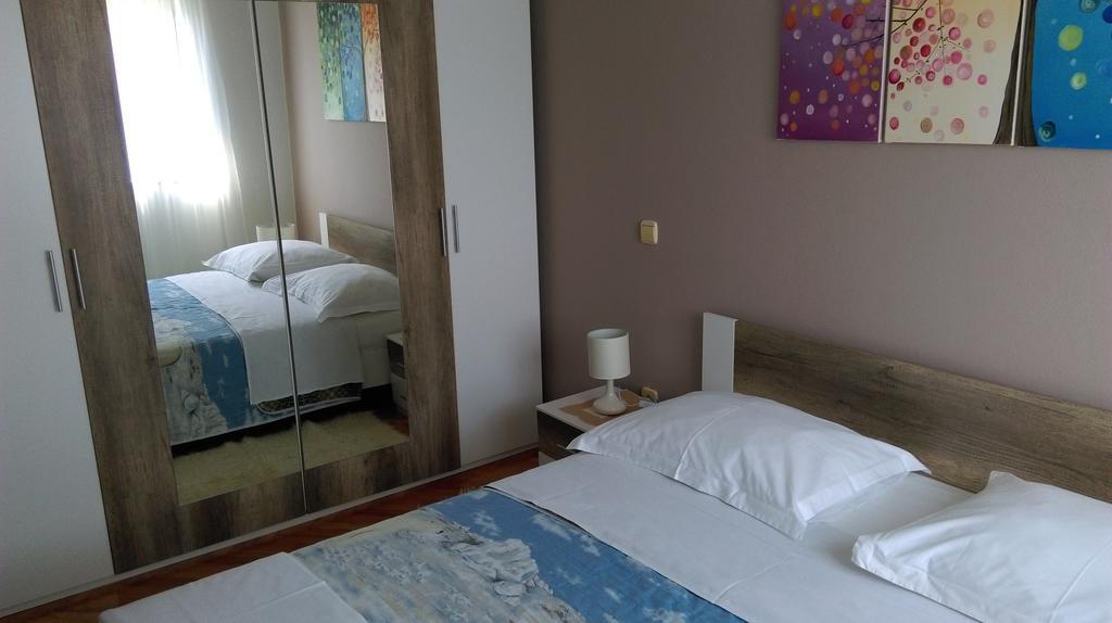 Apartments Mirela Poreč Eksteriør billede